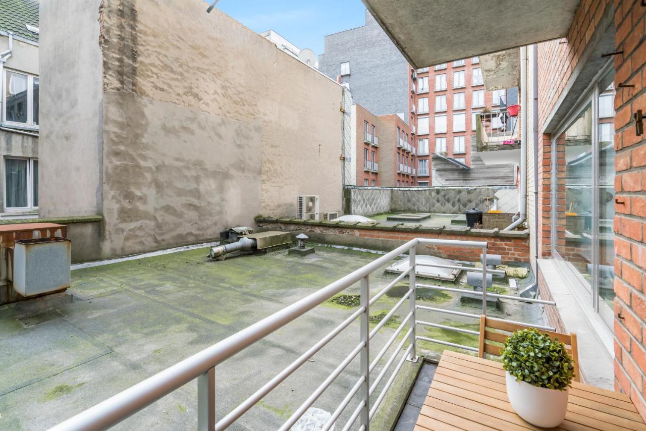 Ruim En Warm Appartement In De Winkelstraat Van Oostende Dış mekan fotoğraf